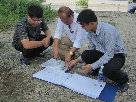 Vết[-]hở[-]cầu[-]Phú[-]Mỹ[-]chỉ[-]là[-]khe[-]co[-]giãn,[-]nằm[-]trong[-]quy[-]chuẩn[-]thiết[-]kế[-]của[-]cây[-]cầu